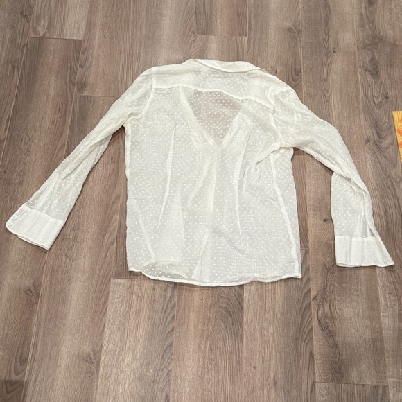 Eddie Bauer white Swiss dot button down shirt, size S - Picture 6 of 6